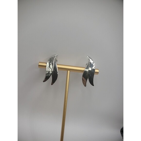 Vintage Silver Tone Layered Clip on Huggie Earrings Womens Jewelry Costume - Picture 3 of 15